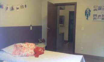 Imagem 6: Casa de condomínio sobrado para venda possui 400 metros quadrados com 4 quartos