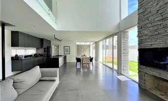 Imagem 2: Casa alto padrão com 3 suítes no Alphaville