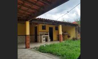 Imagem 3: Casa com amplo terreno