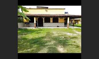 Imagem 2: Casa com amplo terreno