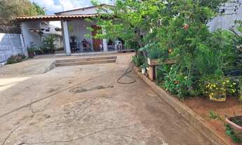 Imagem 4: Vendo Casa 2Q - Resid Solar Bougainville Casa de Rua com 2 Quarto(s) e 1 banheiro(s) à Ven