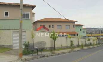 Imagem: Casa de condomínio em Rua Pedra Negra