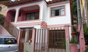 Imagem 2: Casa à Venda no Centro de Macaé: 4 Quartos, 256m², R$830mil