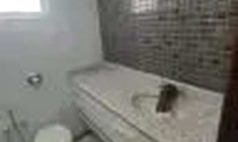 Imagem 4: Casa com 5 quartos, sendo 3 suítes, área gourmet e amplo quintal gramado em Imbetiba - M