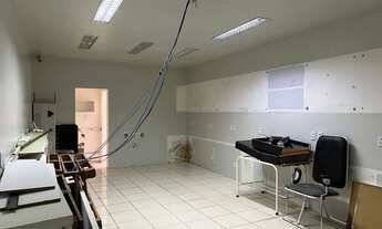 Imagem: Ampla sala comercia no centro de Maracanaú