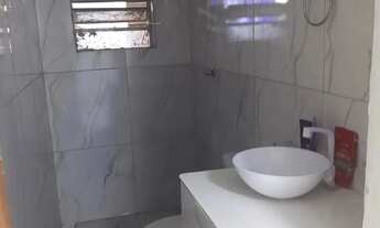 Imagem 4: Sobrado no Menino Deus com 3D, garagem para 2 carros e piscina