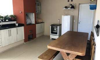 Imagem 5: Casa de condomínio para venda possui 261 metros quadrados com 4 quartos