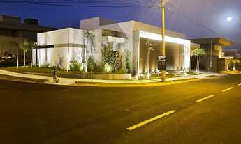 Imagem: Casa com fachada em estilo contemporâneo