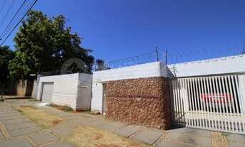 Imagem: Casa com 4 quartos - Bairro Setor Leste