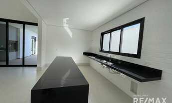 Imagem 4: Casa de condomínio térrea para venda tem 230 metros quadrados com 3 quartos