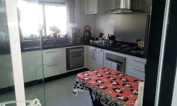 Imagem 7: Casa de condomínio sobrado para venda possui 379 metros quadrados com 4 quartos