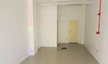 Imagem 4: DIVISA Vende, loja com 52 m2 reformada c/área externa