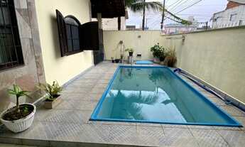 Imagem 2: CASA NA GUILHERMINA 3 DORM 1 SUÍTE + AREA GOURMET E PISCINA