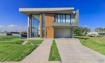 Imagem 2: Casa de condomínio para venda possui 406 metros quadrados com 3 quartos