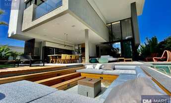 Imagem: Casa à venda com 6 suítes - 672 m²