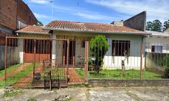 Imagem 2: Casa Ampla com terreno grande que pode por piscina ou construir nos fundos