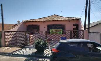 Imagem 2: Casa com Piscina no JD Indusville / Lindoia