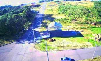 Imagem 2: Terreno de esquina, pátio amplo