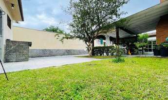 Imagem: Sobrado com terreno de 365m2 em uma das