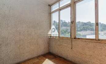 Imagem 5: Amplo apartamento, arejado com vista indevassável, 3 quartos e dependência!