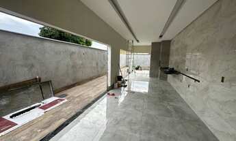 Imagem 3: Jardim Mont Serrat - Casa 4 qts sendo 3 suítes mais escritório - Próximo ao Buriti Shoppin