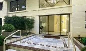 Imagem 12: REGIÃO ARBORIZADA, APTO REPLETO DE ARMÁRIOS E MUITO BOM GOSTO