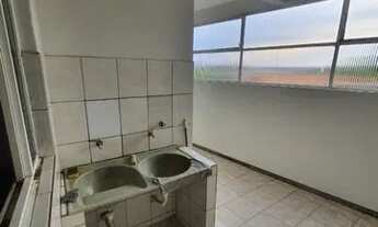 Imagem 6: Apartamento de três quartos com uma suíte