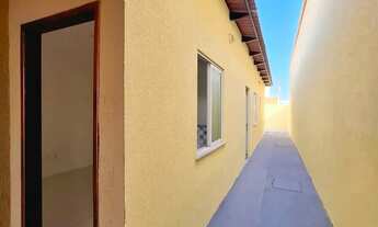 Imagem 2: Venda de Casa Enorme no Ancuri com 3 Quantos 3 Garagem - Mais informações