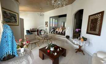 Imagem: Casa ampla e nascente em Vilas do Atlântico