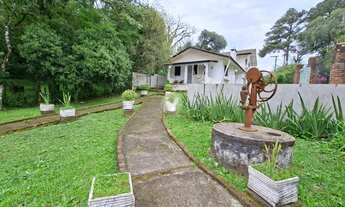 Imagem 4: Casa ampla com piscina, possuindo 4 dormitórios, localizada em Itaara