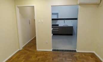 Imagem 4: IMOBILIÁRIA SCHOTKIS VENDE APARTAMENTO DE 02 DORMITÓRIOS ALUGADO, COM DEPENDÊNCIA DE EMPRE