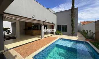 Imagem 7: Casa residencial com 3 suítes disponível para locação no bairro Umuarama em Uberlândia-MG