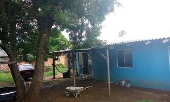 Imagem 6: Meia água grande de alvenaria portas e janelas de blindex telhado 9 milímetro telhas novas