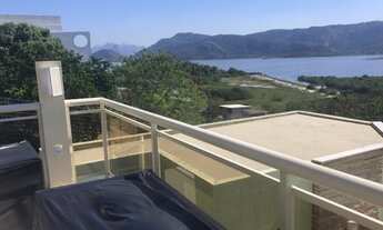 Imagem 7: Casa para venda possui 250 metros quadrados com 3 quartos em Camboinhas - Niterói - Rio de