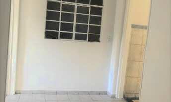 Imagem 2: Apartamento com 32 Metros , 1 Dormitório , Ótima Localização e Ponto de Ônibus em Frente !