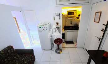 Imagem 6: Excelente conjugado em Laranjeiras. Dividido em quarto e sala. Entrar e mora