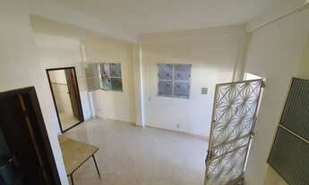 Imagem 2: Casa duplex tipo apt°. ao lado do Centro Esportivo Miécimo da Silva / Ac. carta