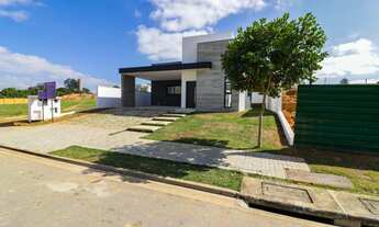 Imagem 2: Casa de condomínio térrea para venda possui 199 metros quadrados com 4 quartos