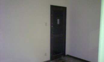 Imagem 7: Apartamento em ótimas condições, sem condomínio e com dependência completa de empregada