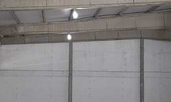 Imagem 5: Alugo Galpão Galpão / depósito com aluguel por R$4.000 /mês