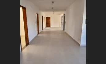 Imagem 4: Imóvel comercial de 240m2, acabamento de primeira, excelente localização