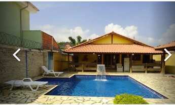 Imagem: Casa com piscina em condomínio fechado