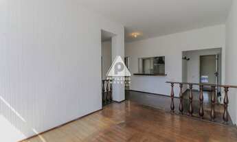 Imagem 3: Amplo apartamento, arejado com vista indevassável, 3 quartos e dependência!