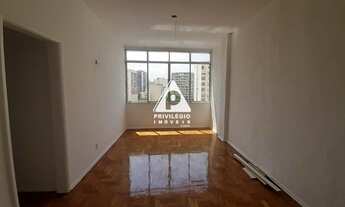 Imagem 3: Apartamento com 3 quartos e vista livre no Catete