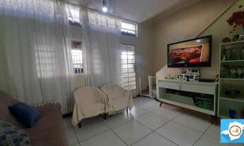 Imagem 4: Casa geminada com três quartos, uma vaga de garagem no bairro Liberdade