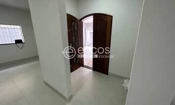 Imagem 6: Casa para aluguel, 4 quartos, 2 suítes, 4 vagas, Santa Mônica - Uberlândia/MG