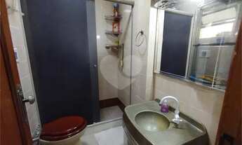 Imagem 6: Casa de frente com três andares[VP