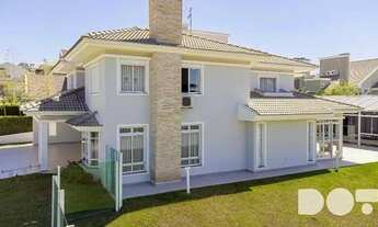 Imagem 3: Incrível residência com piscina coberta privativa e terreno único