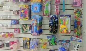 Imagem 3: Móveis de loja e mercadorias