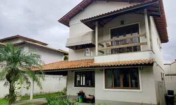 Imagem: CASA DUPLEX COM 3 DORMITÓRIOS E AMPLO QUINTAL